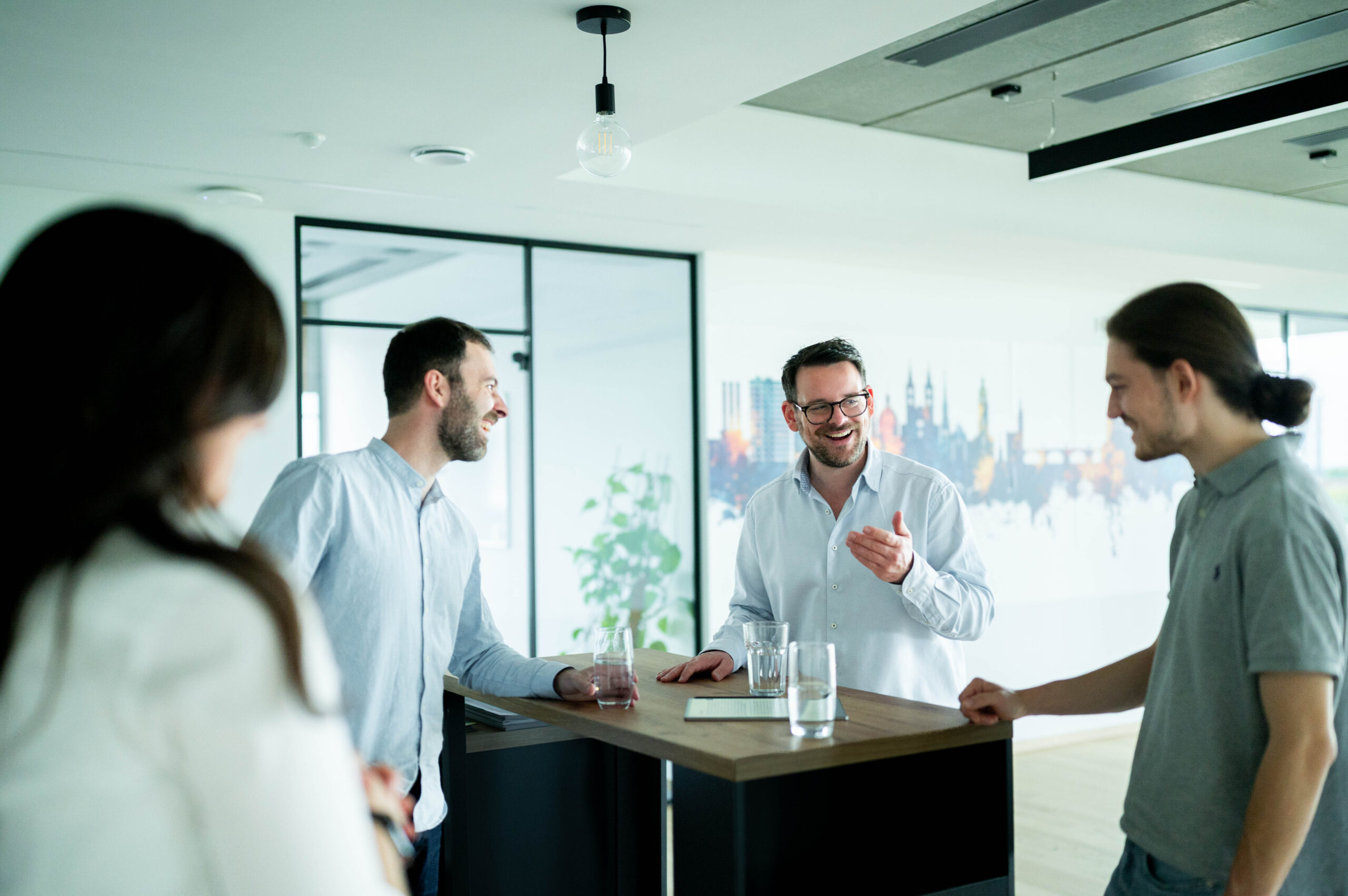 Sven Rausch mit seinem Team bei RAUSCH Technology aus Würzburg